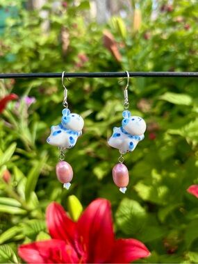 Handmade cat earrings.